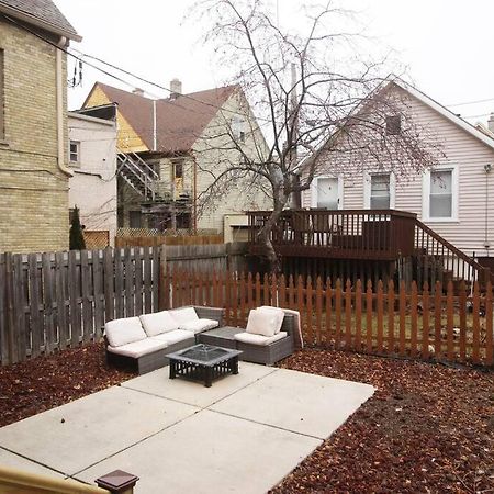 Renovated Brady St. Classic Milwaukee Exterior photo